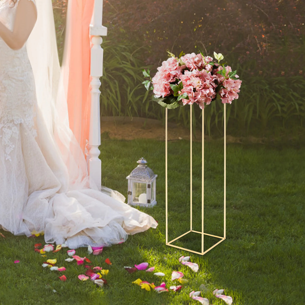 Modern Metal Floral Centerpiece Stand for Weddings and Banquets
